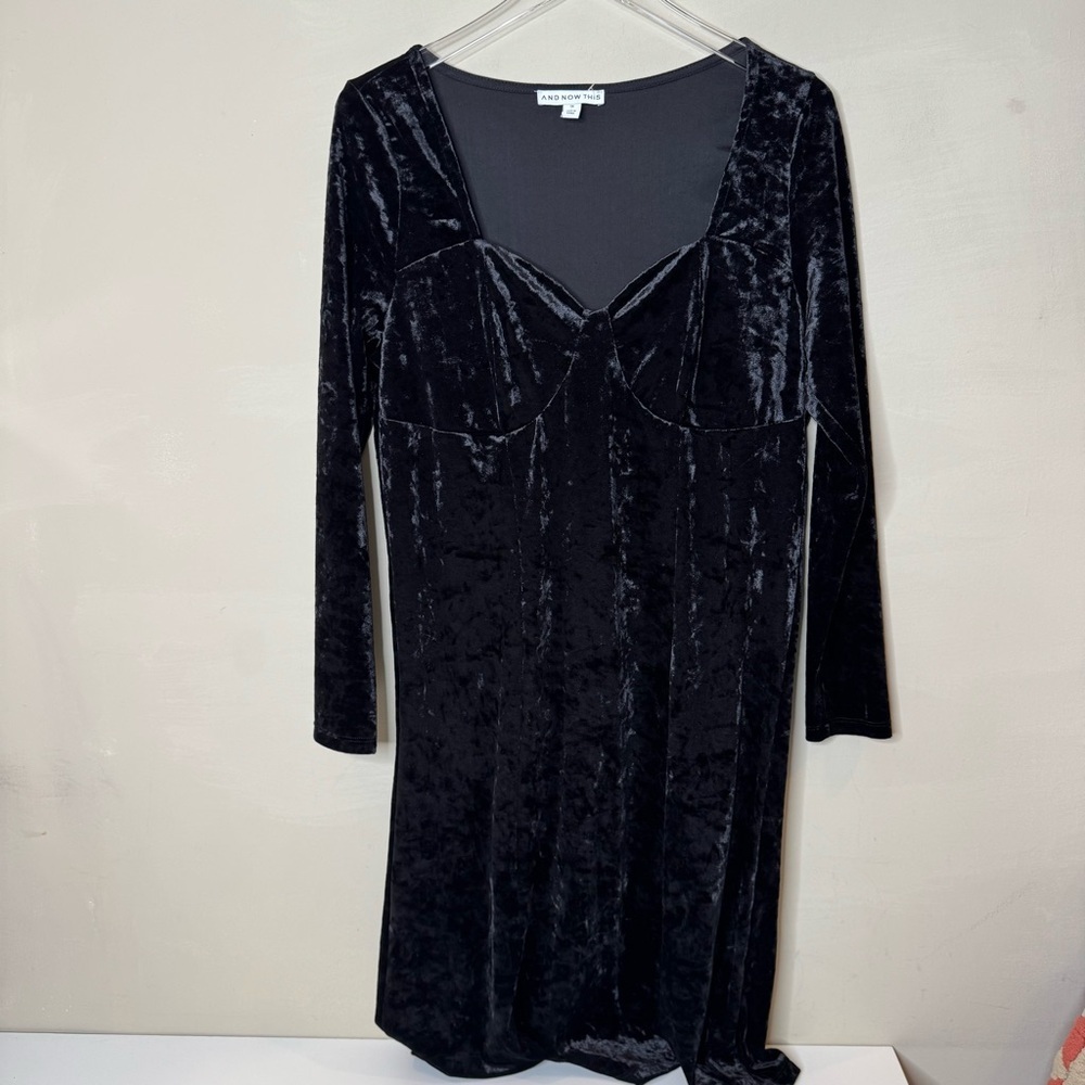 And Now This black velvet long-sleeve dress with a sweetheart neckline size 1X